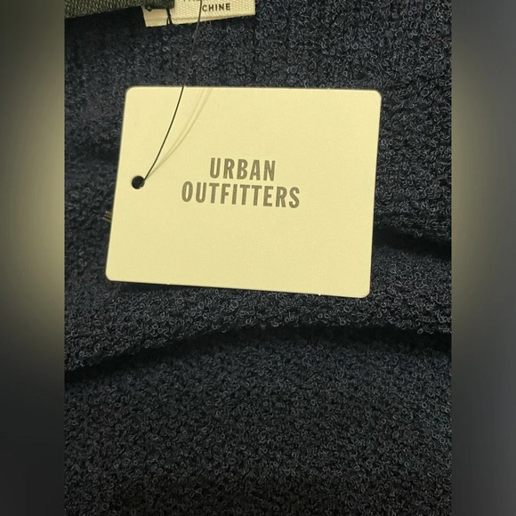 URBAN OUTFITTERS BDG Cold Shoulder Dolman
Sweater Mini Dress NWT Medium - Picture 11 of 16